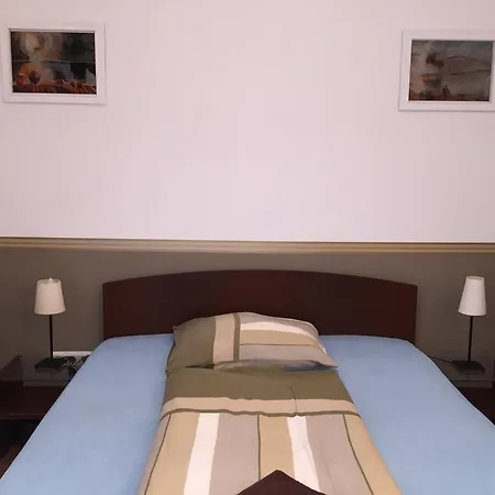 Elvis Casa de hóspedes 3*