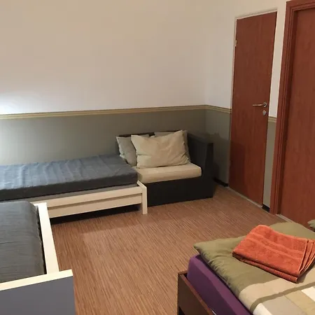 Elvis 2* Budapest