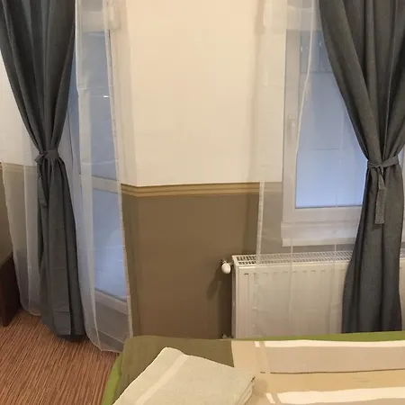 Elvis Budapest